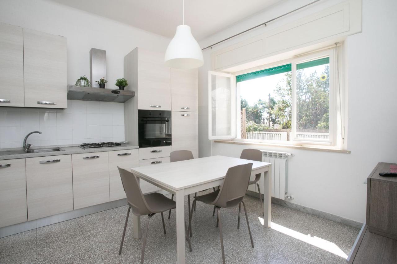 Appartamento N50 - Numana, trilocale in centro con portico e posto auto Esterno foto